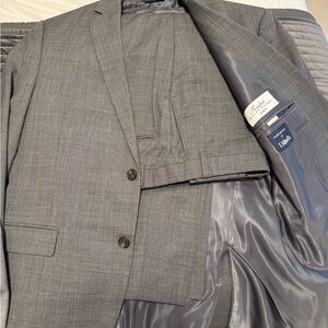 Ralph Lauren suit 
46R